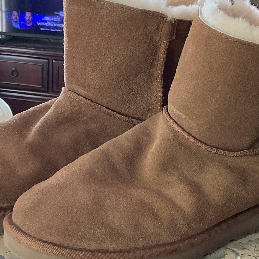 UGG Cozy Brown Suede Boots with Shearling Lining and leather ties W11